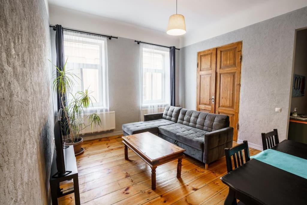 Two Bedroom Ausekla Apartment لييبايا المظهر الخارجي الصورة